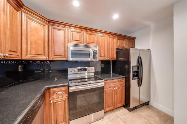 6547 SW 116th Pl #C, Unincorporated Dade County, Florida 33173, image 2