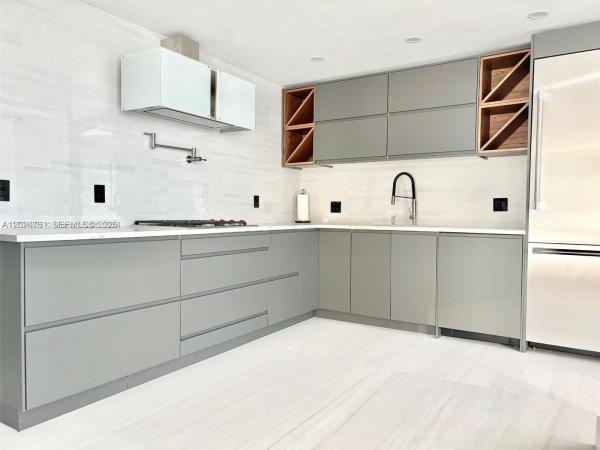 Parker Plaza Estates, 2030 S Ocean Dr #806, Hallandale Beach, Florida 33009, image 1