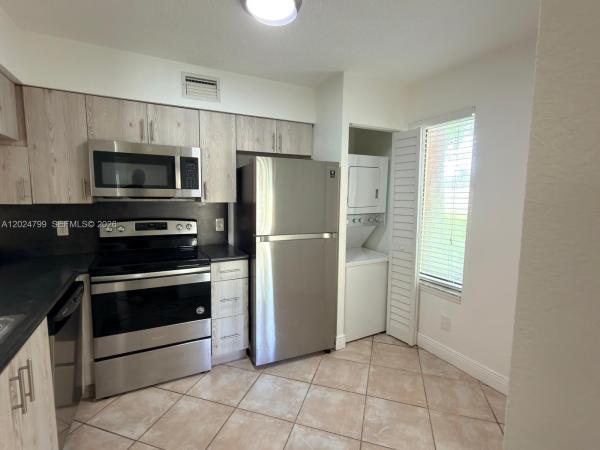 1025 Coral Club Dr, Coral Springs, Florida 33071, image 2