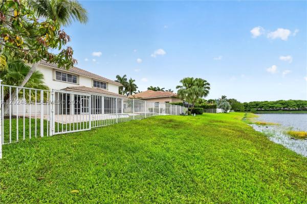 Hunters Pointe, 2432 Deer Creek Rd, Weston, Florida 33327, image 2