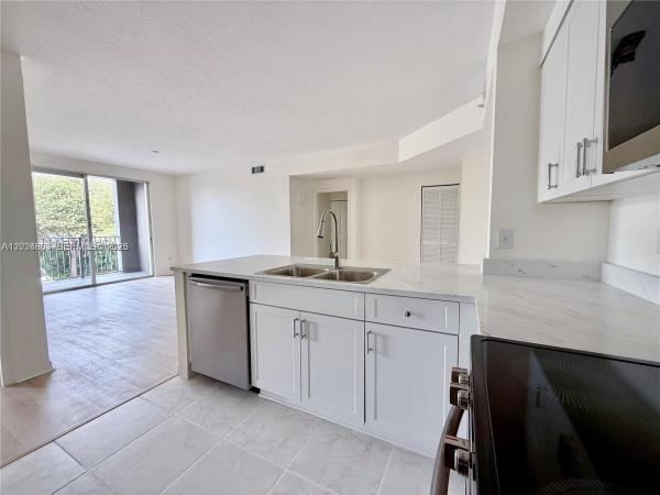 6851 SW 44th St #207, Unincorporated Dade County, Florida 33155, image 1