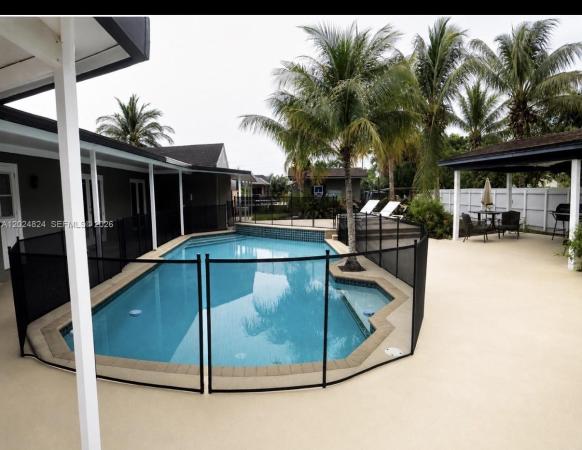 15530 SW 155th Ave, Unincorporated Dade County, Florida 33187, image 2