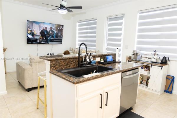 Majorca Isles, 21101 NW 14th Pl #335, Miami Gardens, Florida 33169, image 1