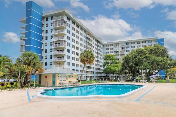 Hillcrest, 4200 Hillcrest Dr #504, Hollywood, Florida 33021, image 1