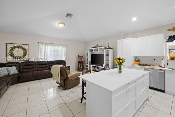 Royal Lake Estates, 7831 NW 160th Ter, Miami Lakes, Florida 33016, image 2