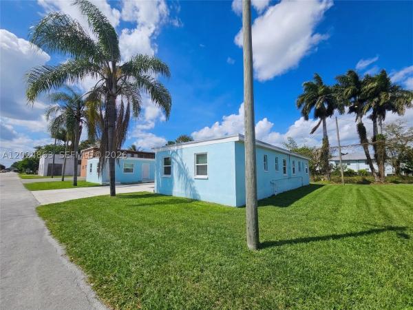 Royal Palm, 625 W Avenue A, Belle Glade, Florida 33430, image 1