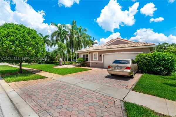 16269 SW 6th St, Pembroke Pines, Florida 33027, image 2