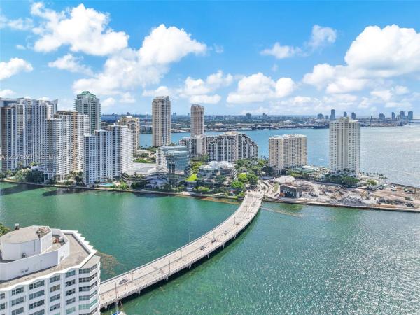 The Plaza On Brickell East, 950 Brickell Bay Dr #4204, Miami, Florida 33131, image 1