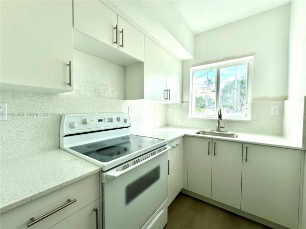 234 NW 84th St, Unincorporated Dade County, Florida 33150, image 1