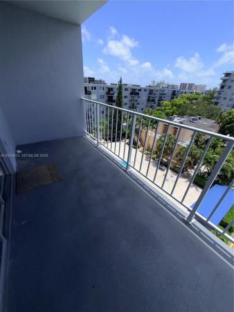 3 Horizons North, 1470 NE 125th Ter #605, North Miami, Florida 33161, image 2