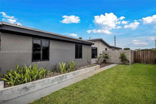 Lloyd Estates, 530 NW 39th St, Oakland Park, Florida 33309, image 3