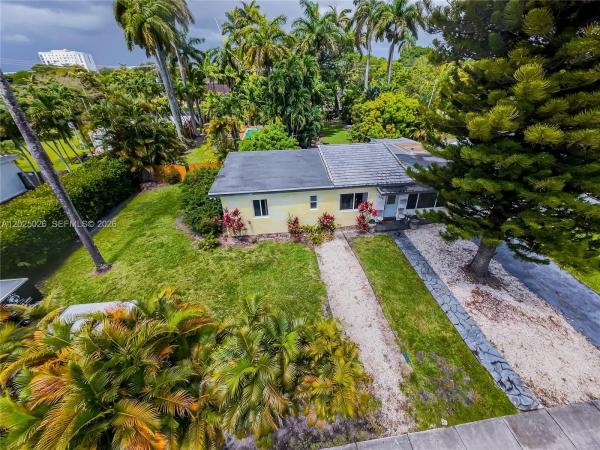 Country Club Estates, 548 East Dr, Miami Springs, Florida 33166, image 2
