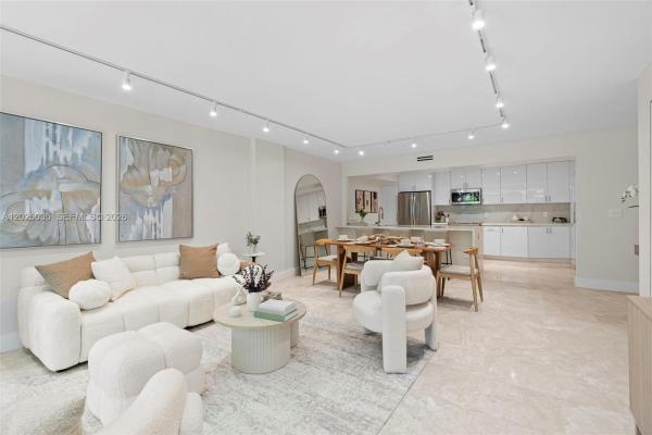 Commodore Club West, 155 Ocean Lane Dr #205, Key Biscayne, Florida 33149, image 1