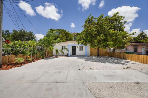 10204 SW 173rd St, Unincorporated Dade County, Florida 33157, image 1