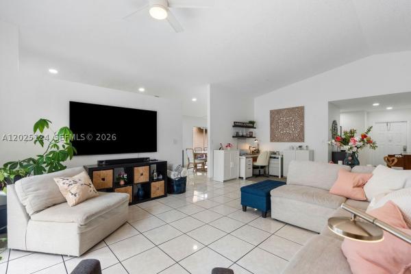 19080 NW 77th Ct, Hialeah, Florida 33015, image 2