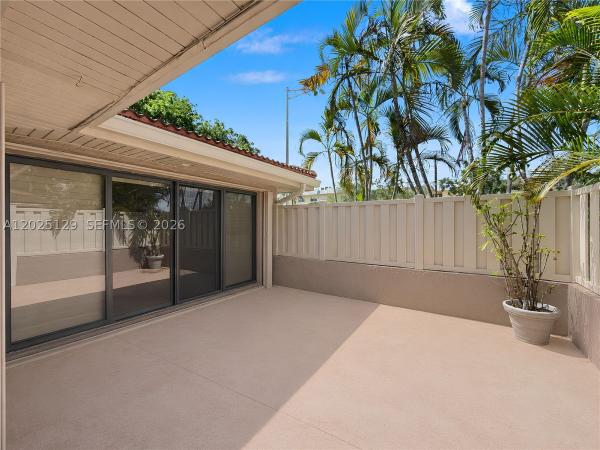 The Townhouses Of Emerald Hills, 500 Bonnie Brae Way #17, Hollywood, Florida 33021, image 3