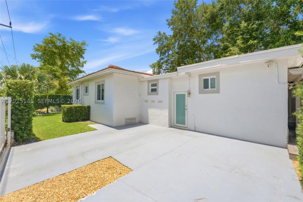 The Pines, 3101 SW 25th Ter, Miami, Florida 33133, image 1