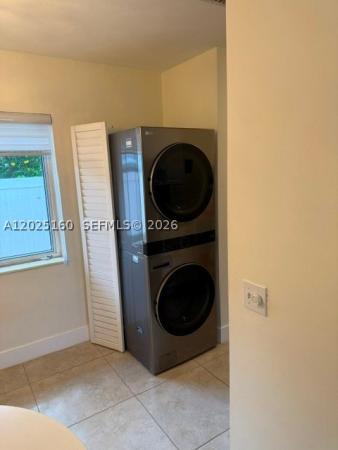 Lauder Gate Isles, 2016 NE 14th Ct #1-2, Fort Lauderdale, Florida 33304, image 2