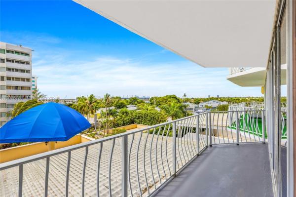 The Grandview Palace, 7601 E Treasure Dr #506, North Bay Village, Florida 33141, image 1