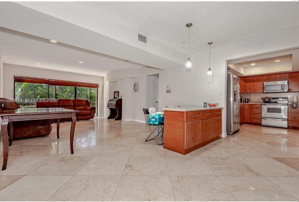 Emerald Hills, 4000 N Hills Dr #29, Hollywood, Florida 33021, image 1