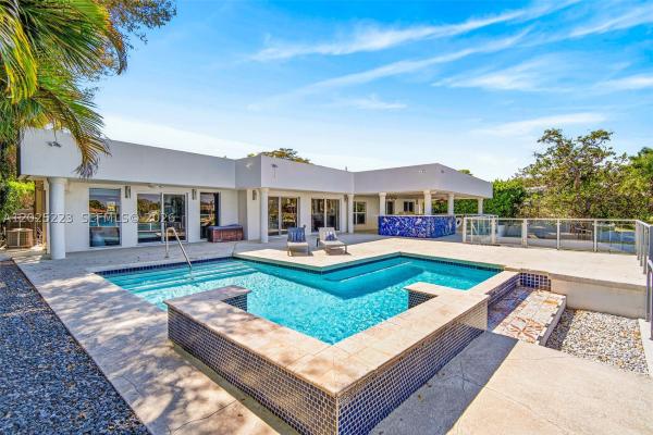 Sky Lake, 2091 NE 191st Dr, North Miami Beach, Florida 33179, image 3