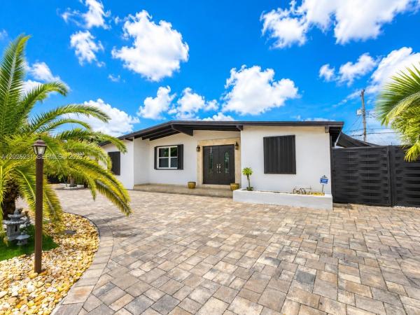 11425 SW 43rd Ter, Unincorporated Dade County, Florida 33165, image 1