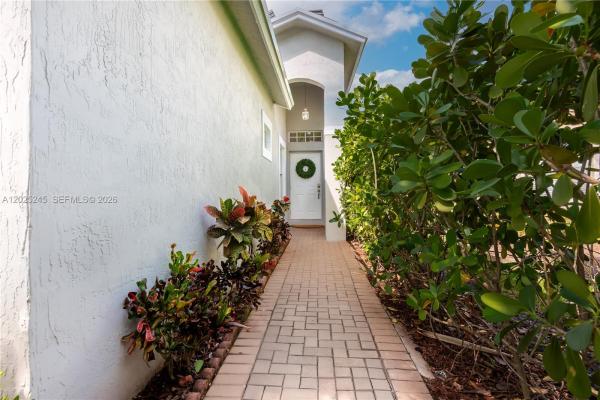 Sapphire Shores, 4123 Sapphire Bnd, Weston, Florida 33331, image 2