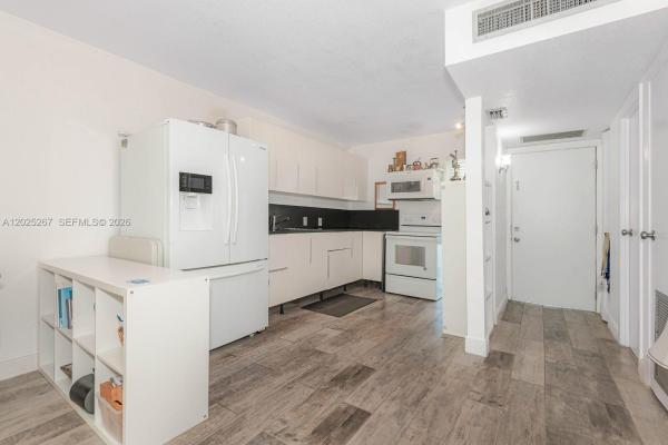 Ensenada, 3401 N Country Club Dr #117, Aventura, Florida 33180, image 2