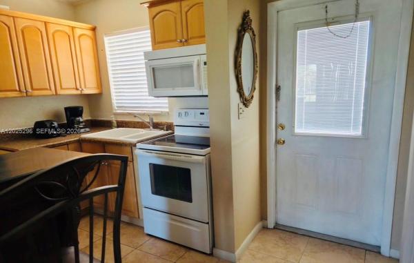 Fairway At Leisureville, 251 S Golf Blvd #289, Pompano Beach, Florida 33064, image 1