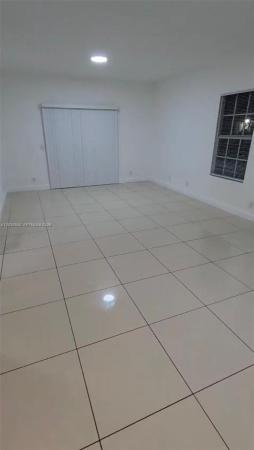Villa Palms, 4216 Leo Ln #1F, Riviera Beach, Florida 33410, image 2