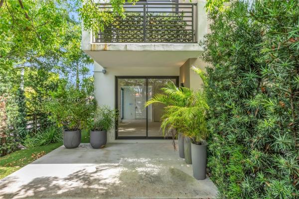 2841 SW 27th St #A, Miami, Florida 33133, image 2