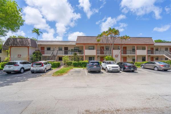 841 NE 207th Ln #3-201, Unincorporated Dade County, Florida 33179, image 1