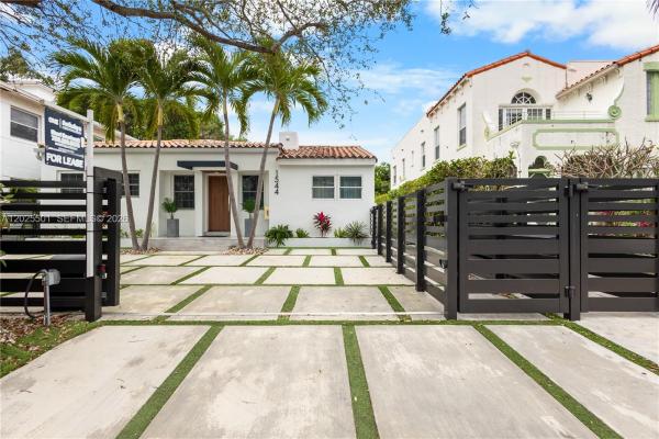 Lincoln, 1544 Michigan Ave, Miami Beach, Florida 33139, image 1