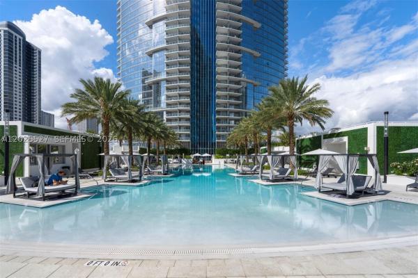 Paramount Miami Worldcenter, 851 NE 1st Ave #3909, Miami, Florida 33132, image 2