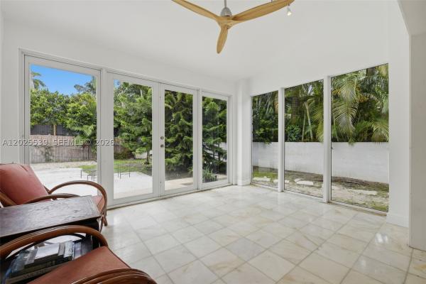 Sunset Islands, 2535 Sunset Dr, Miami Beach, Florida 33140, image 2