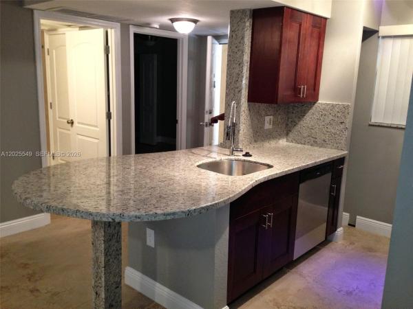 LakeView Club, 2850 N Oakland Forest Dr #112, Oakland Park, Florida 33309, image 1