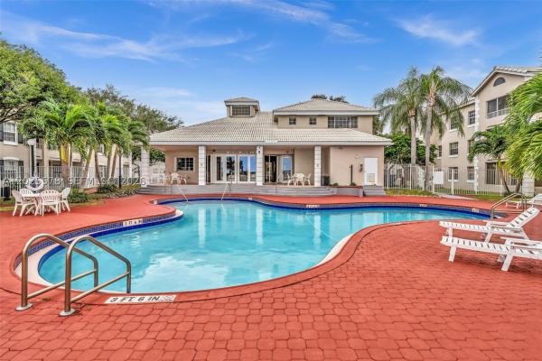 LakeView Club, 2881 N Oakland Forest Dr #112, Oakland Park, Florida 33309, image 1