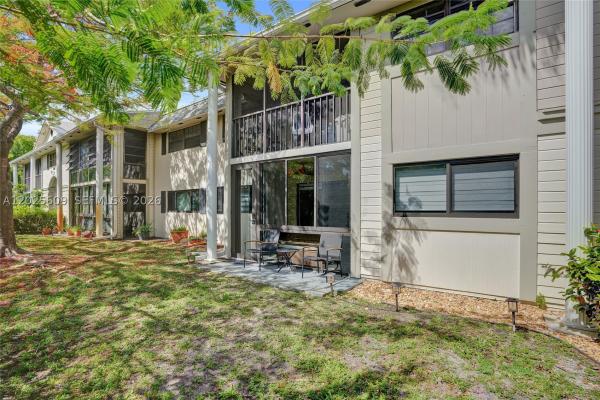 927 NE 199th St #103, Miami, Florida 33179, image 1