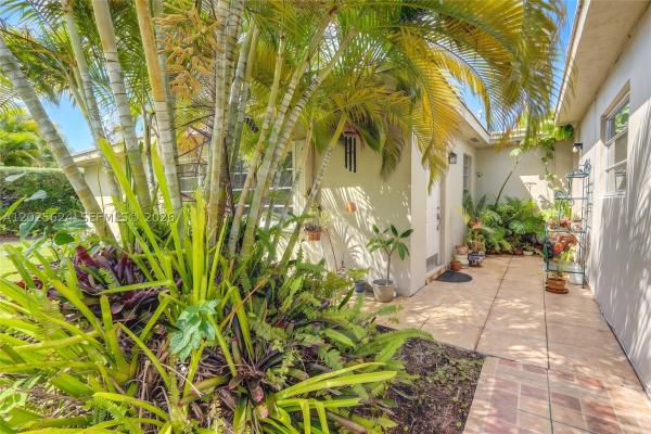 9231 SW 16th St, Unincorporated Dade County, Florida 33165, image 2