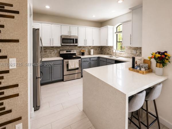 3054 NW 103rd Path, Doral, Florida 33172, image 1