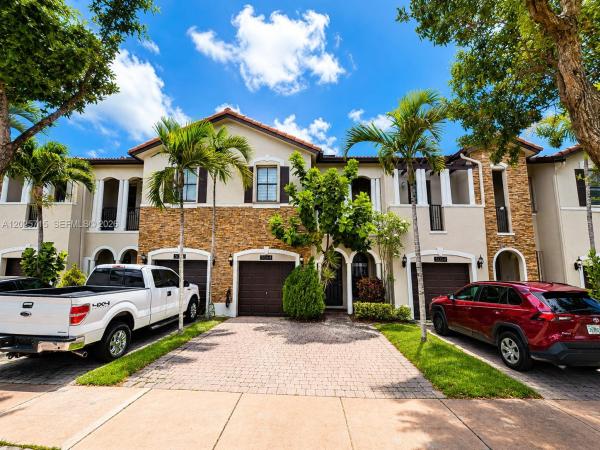 3054 NW 103rd Path, Doral, Florida 33172, image 1