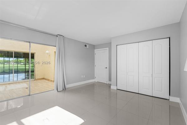 14357 Kendale Lakes Cir, Unincorporated Dade County, Florida 33183, image 2