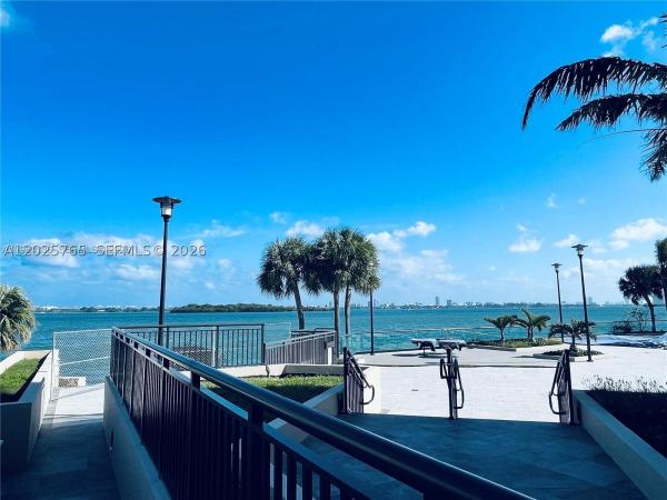 11111 Biscayne Blvd #17D, Unincorporated Dade County, Florida 33181, image 1