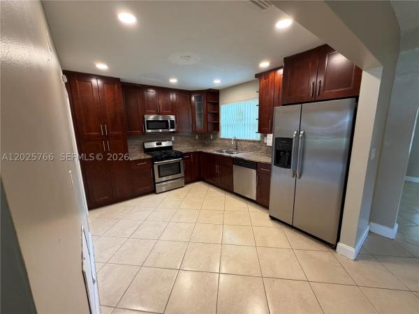 Orangebrook Golf Estates, 3241 Pierce St, Hollywood, Florida 33021, image 2