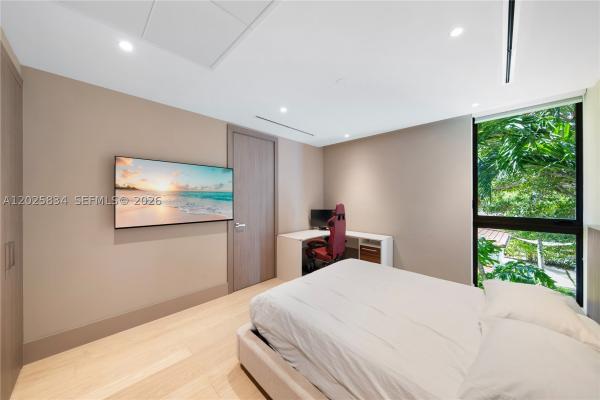 Tropical Isle Homes, 571 Glenridge Rd, Key Biscayne, Florida 33149, image 3