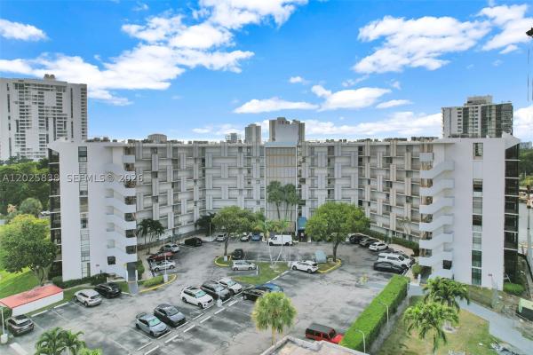 Ensenada, 3401 N Country Club Dr #307, Aventura, Florida 33180, image 2