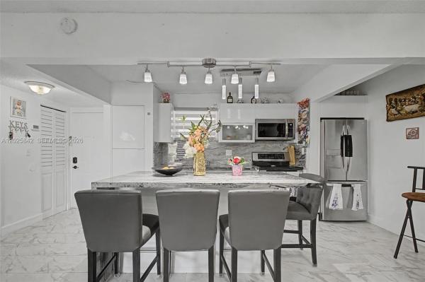 399 NW 72nd Ave #320, Unincorporated Dade County, Florida 33126, image 1