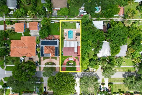 Country Club Estates, 556 La Villa Dr, Miami Springs, Florida 33166, image 1