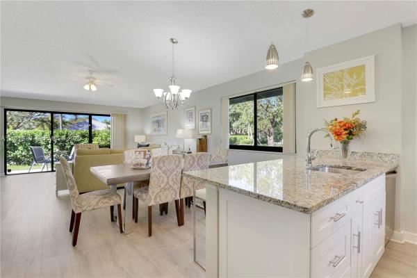 Club Cottages, 105 Club Dr, Palm Beach Gardens, Florida 33418, image 2