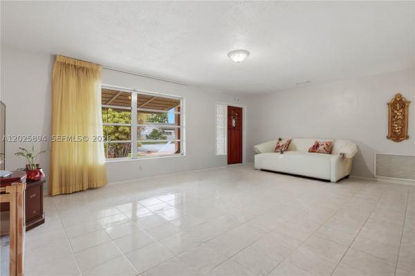 Mainlands Of Tamarac Lakes, 4901 NW 53rd St, Tamarac, Florida 33319, image 2